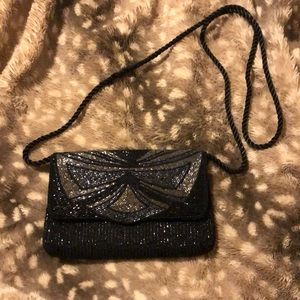 Black and silver vintage 80s/90s sequined night bag.